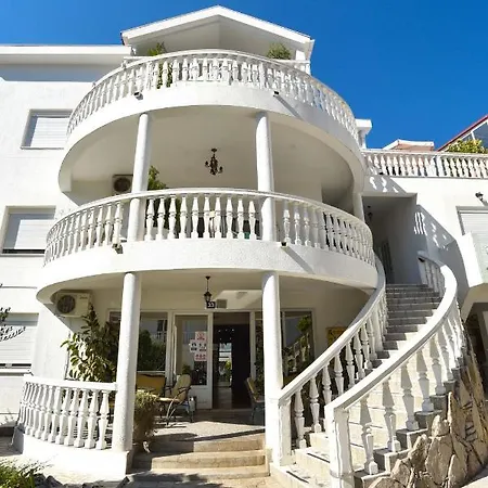 Adok Apartment Budva