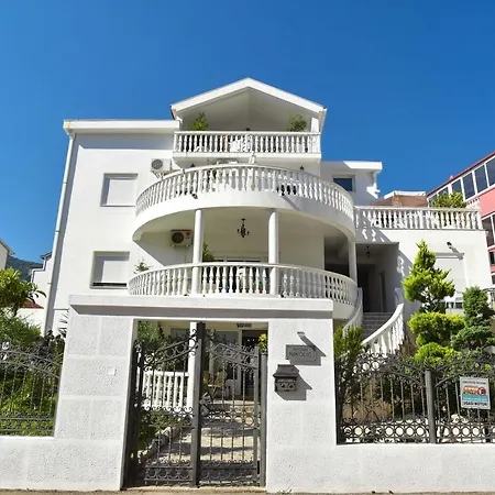Apartment Adok Budva