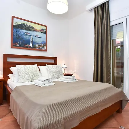 Adok Apartment *
