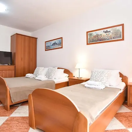 Adok Apartment *