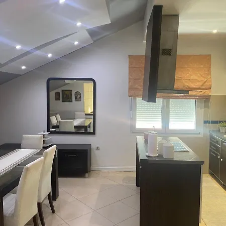 Apartment Adok *