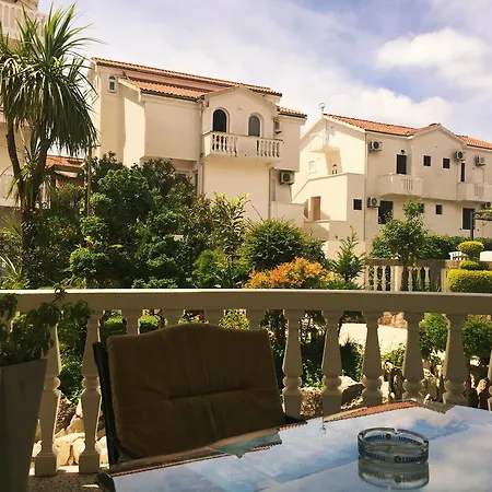 Apartment Adok