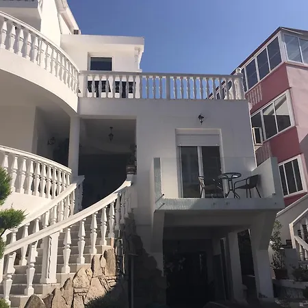 Apartment Adok *